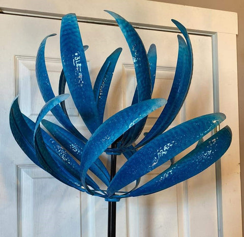 Light Blue Flower Spinner